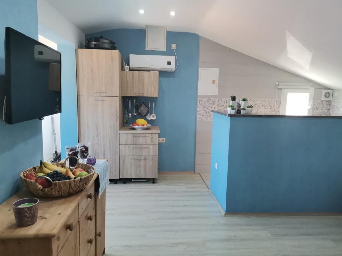 Blue View Apartments Трогир Екстериор снимка